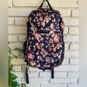 Vera Bradley Lighten Up Journey Backpack
Cut Vines See pics for details & video
